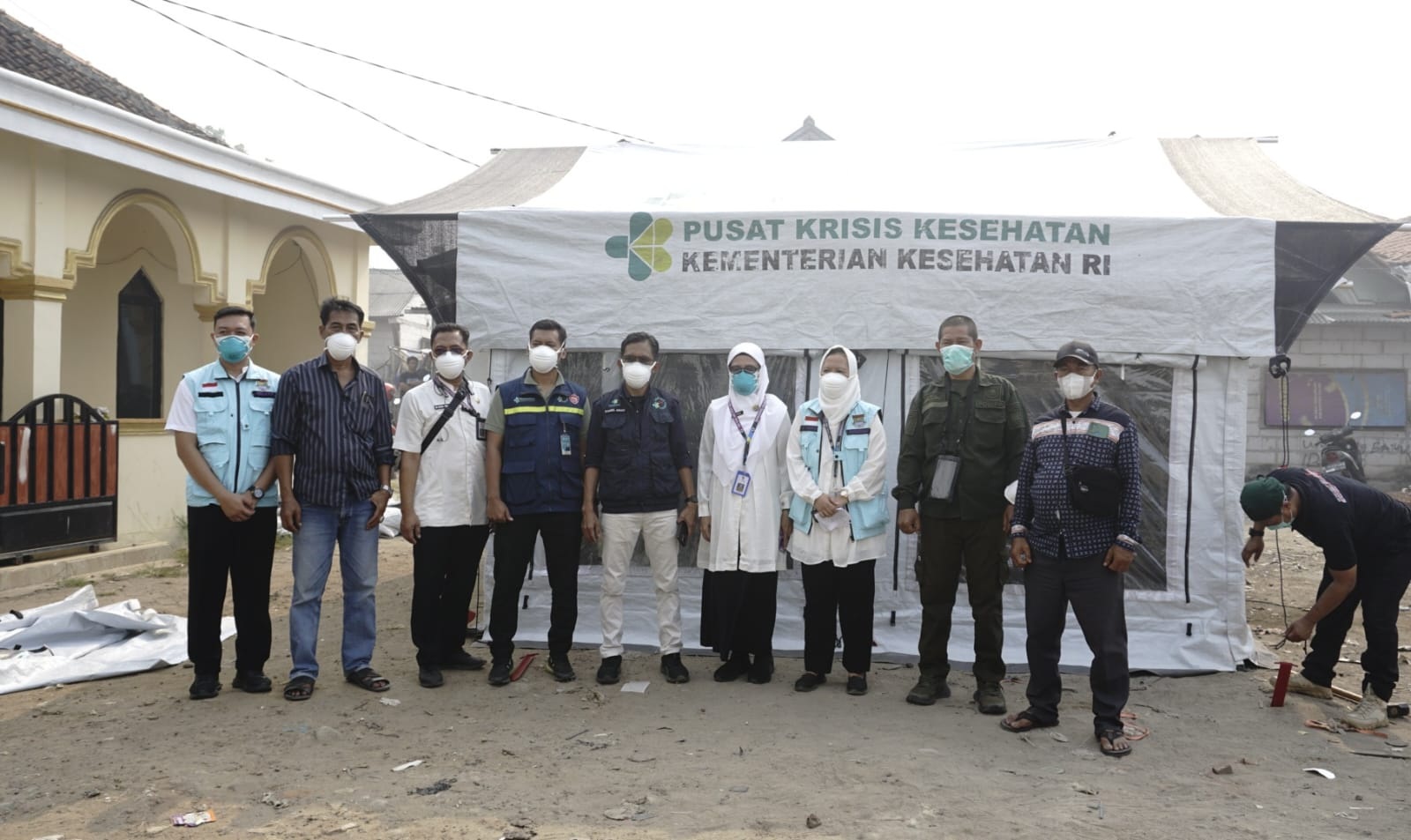Respons Cepat, Kemenkes Dirikan Posko Kesehatan bagi Korban Kebakaran TPA Jatiwaringin