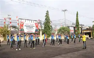 Jaga Stamina dan Soliditas, Polsek Gempol Gelar Olahraga Rutin Jumat Pagi