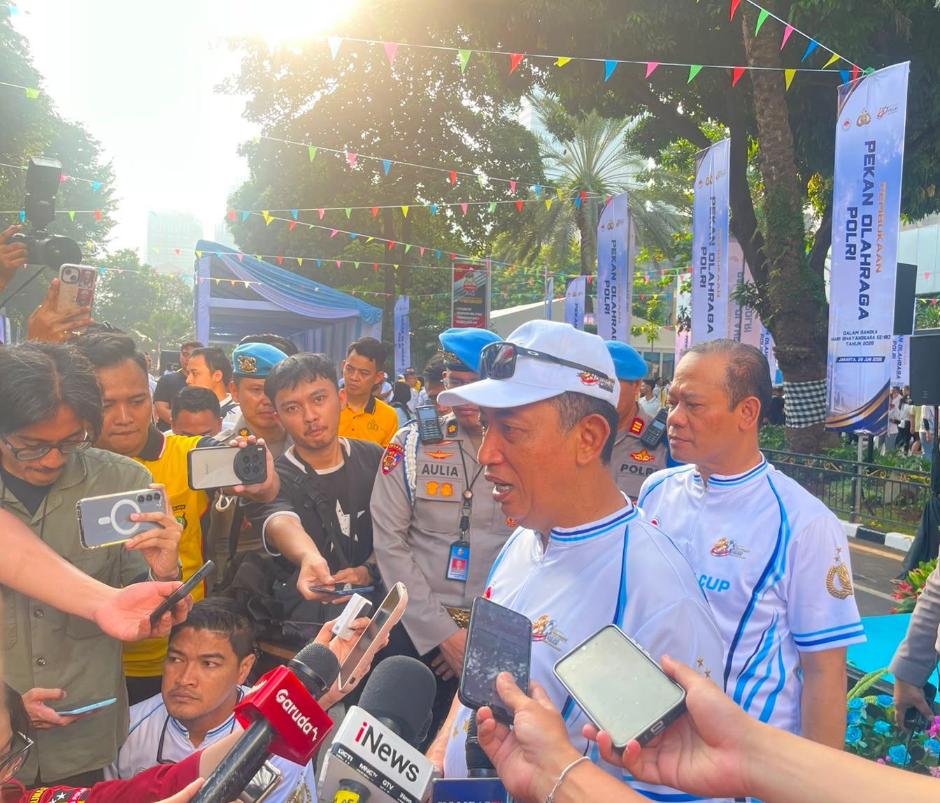 Kapolri Gelar Olahraga Bersama Sambut Hari Bhayangkara ke-80 di Polda Metro Jaya
