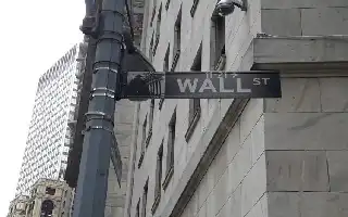 Wall Street Ditutup Variatif: Sektor Finansial Topang Dow Jones di Tengah Koreksi Saham Teknologi