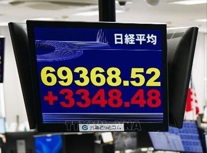 Lonjakan Permintaan AI Dorong Rekor Laba Perusahaan Besar Jepang