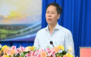 Memperkuat Tata Kelola Lingkungan Berbasis Komunitas di Kelurahan Binh Minh