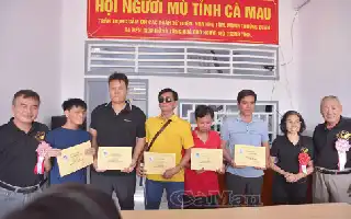 Dorong Kemandirian Ekonomi, Penyandang Tunanetra di Ca Mau Ikuti Pelatihan Pijat Shiatsu