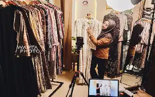 Kisah Sukses Pasangan Guru di Pati Rintis Bisnis Fashion Digital hingga Jadi Distributor Delapan Brand