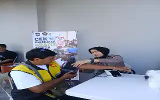 Sidokkes Polresta Barelang Gelar Pemeriksaan Kesehatan Gratis untuk Warga Bengkong di Pantai Indah Mutiara