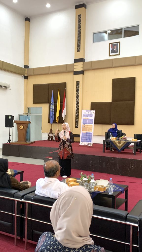 Prodi Teknologi Kosmetik UNP Adakan Seminar Kewirausahaan Kecantikan Berkelanjutan