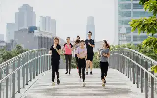 Tren 'Slow Jogging' dari Korea Selatan: Solusi Lari Santai yang Efektif Bakar Lemak
