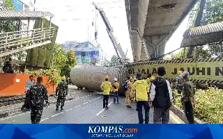 JPO Tendean Dibongkar Total Usai Ditabrak Truk, Pemprov DKI Belum Pastikan Waktu Pembangunan Ulang