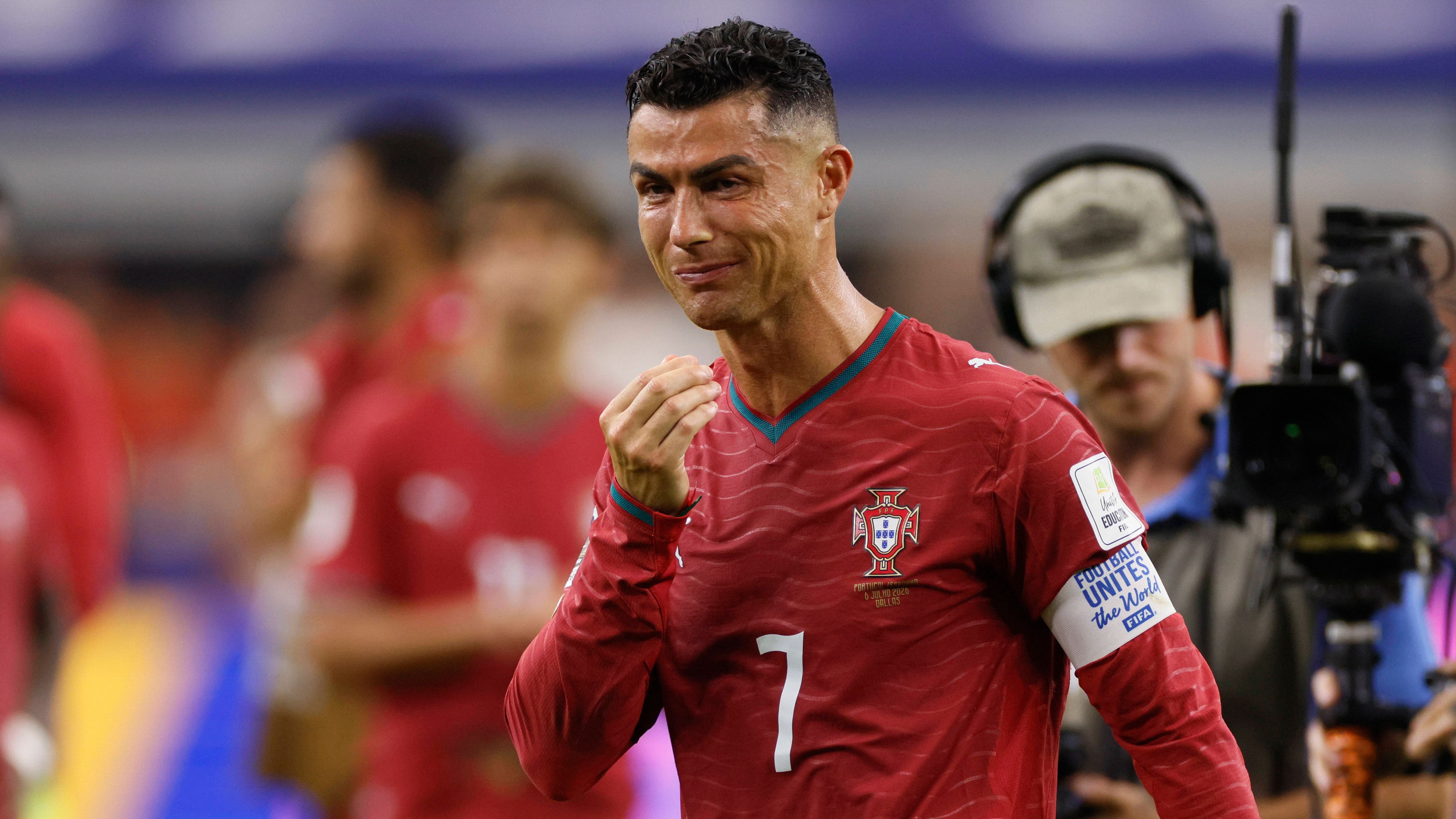 Momen Emosional Lamine Yamal Hibur Cristiano Ronaldo Usai Portugal Tersingkir