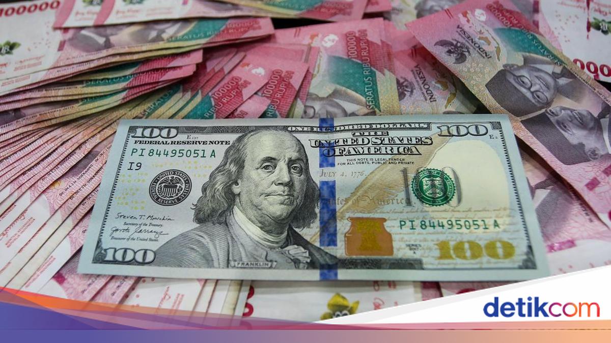 Dolar AS Kian Perkasa, Sempat Tembus Level Psikologis Rp 18.000