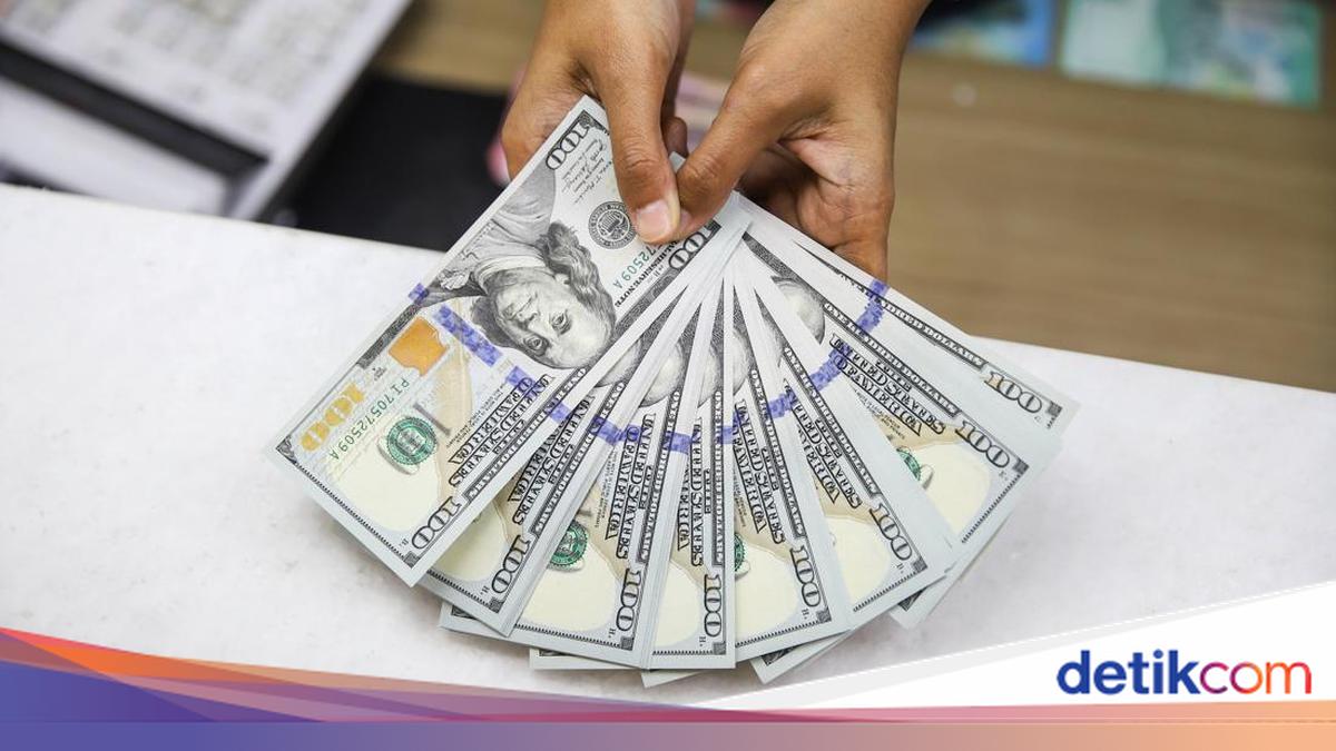 Tekanan Rupiah Berlanjut, Nilai Tukar Dolar AS Nyaris Tembus Rp 18.000