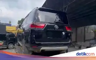 KPK Sita Mobil Mewah Hasil Suap Bupati Kuansing yang Disembunyikan di Pematang Siantar