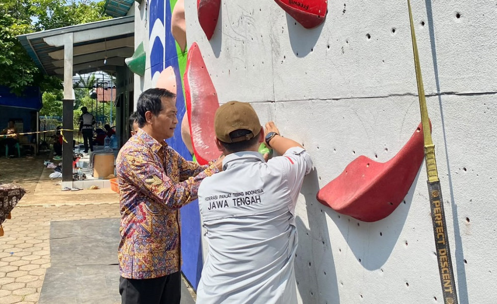 Pemkab Batang Godok Pembangunan Dinding Panjat Tebing Standar Nasional Tingkatkan Prestasi Atlet