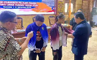 POPDA Jateng 2026: Lepas Ratusan Atlet Batang, Wabup Suyono Tekankan Mental Petarung