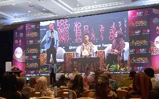Pentingnya Peran Pasangan dalam Keberhasilan Bisnis, Dahlan Iskan dan Andre Virgantara Bagikan Kiat di Surabaya