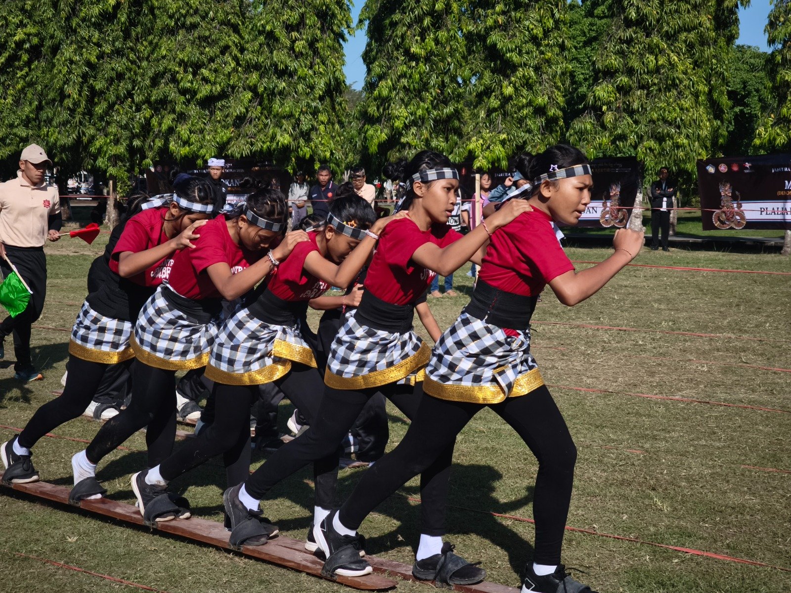 Jantra Tradisi Bali 2026: Generasi Muda Hidupkan Kembali Permainan Rakyat di Tengah Pesta Kesenian Bali