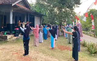 Cegah Hipertensi, Mahasiswa KKN UNW Edukasi Warga Ngareanak Kendal Lewat Senam dan Pemahaman Obat