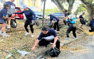 Gelar Jalan Sehat Sambil Pungut Sampah, Astra Motor Kaltim 1 Kampanyekan Budaya Peduli Lingkungan