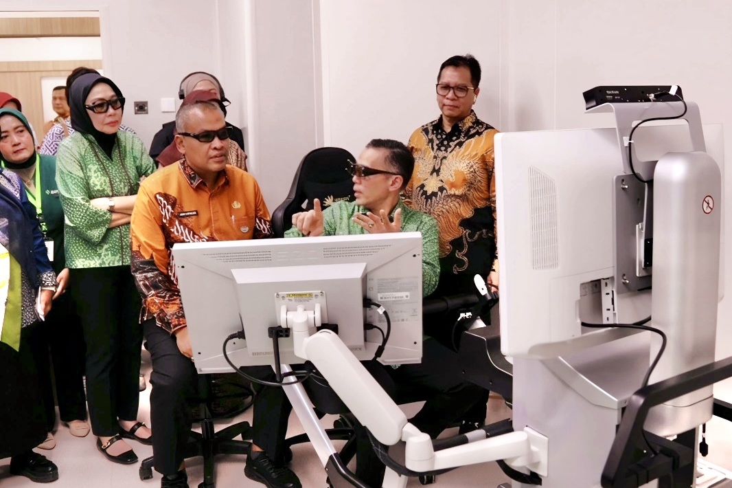 RSU Bunda Padang Hadirkan Teknologi Bedah Robotik Pertama di Sumatera Barat