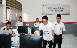 Upaya Link and Match, LG Bangun Ruang Kelas Multimedia Berstandar Industri di SMKN 2 Tangerang Selatan