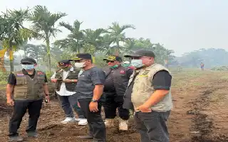 Antisipasi ISPA Akibat Kabut Asap Karhutla, Dinkes Kampar Bagikan Masker dan Siagakan Puskesmas