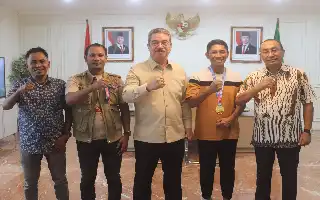 Gubernur Hendrik Lewerissa Dukung Kiprah Matheos Berhitu, Atlet Lari Ultra Asal Maluku Menuju Kejuaraan Bangkok