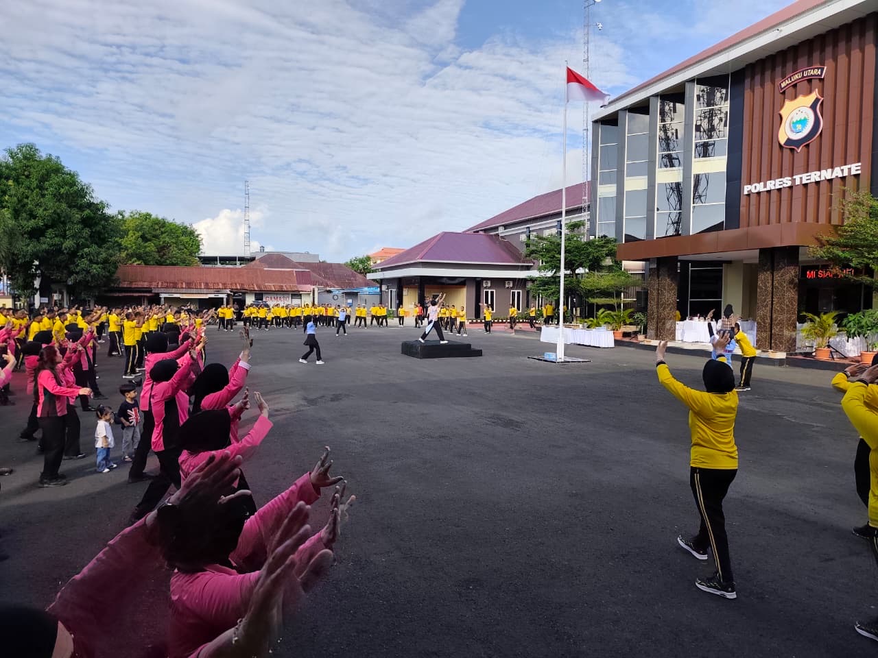 Polres Ternate Gelar Olahraga Bersama Jelang Peringatan Hari Bhayangkara ke-80