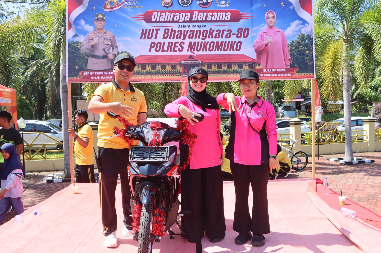 Polres Mukomuko Gelar Senam Bersama dan Doorprize Sambut Hari Bhayangkara ke-80