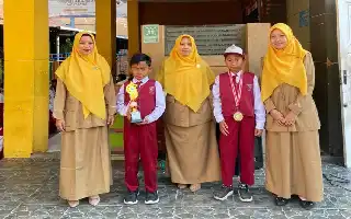 Ukir Prestasi di Bidang Olahraga, Dua Murid SD Muhammadiyah 1 Kota Tegal Raih Podium