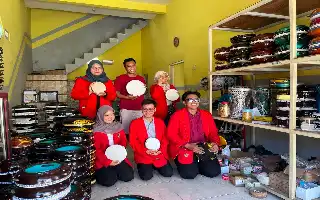 Sentuhan Teknologi Mahasiswa Untag Surabaya Pacu Efisiensi Perajin Rebana di Gresik