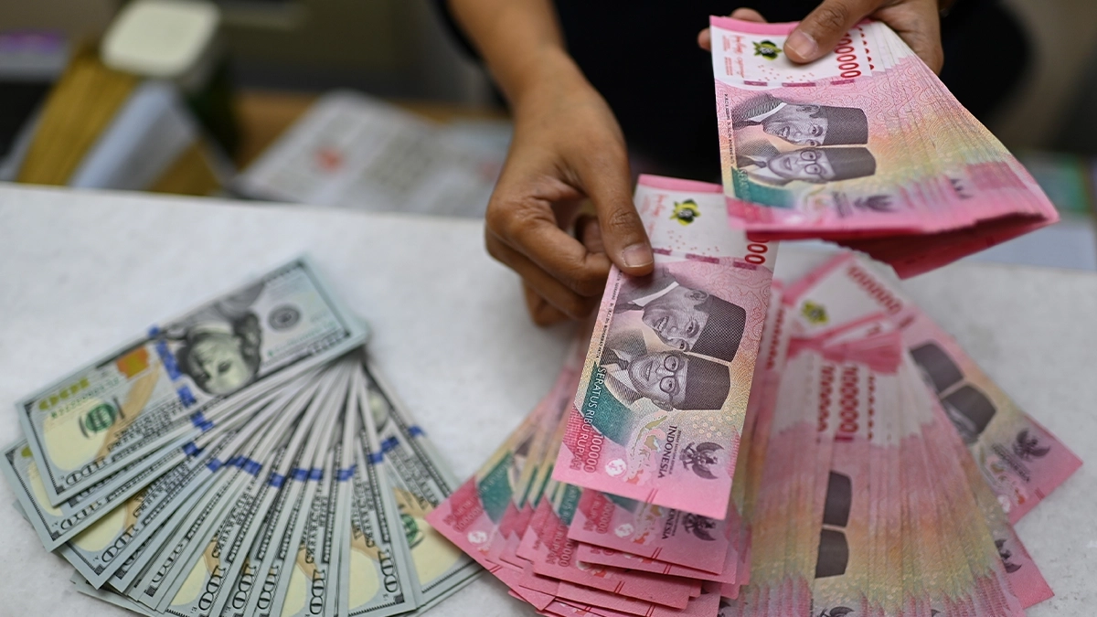 Rupiah Menguat Serentak, Kurs Pajak Dolar AS Turun ke Rp17.781
