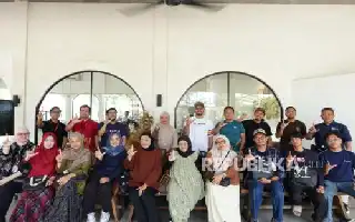 Strategi Digitalisasi: Mengoptimalkan AI untuk Akselerasi Keputusan Bisnis UMKM Kepri